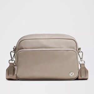 NWT Lululemon Everywhere Crossbody Bag 3L Warm Ash Grey Metal Hardware Rare